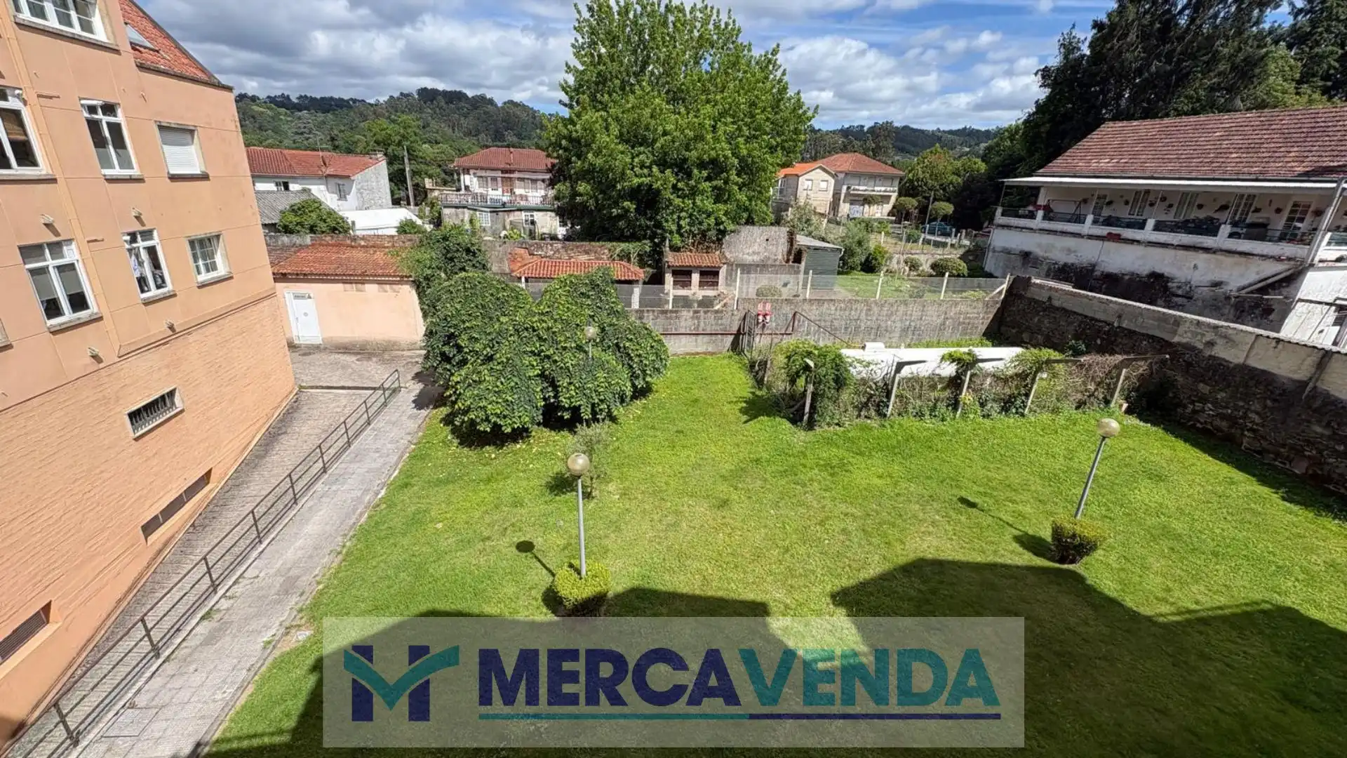 Piso en venta en Mondariz-Balneario con Calefacción, Jardín privado y Amueblado