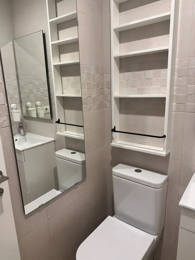 Bathroom of Flat for sale in Madrid  with Air Conditioner, Parquet flooring and Storage room