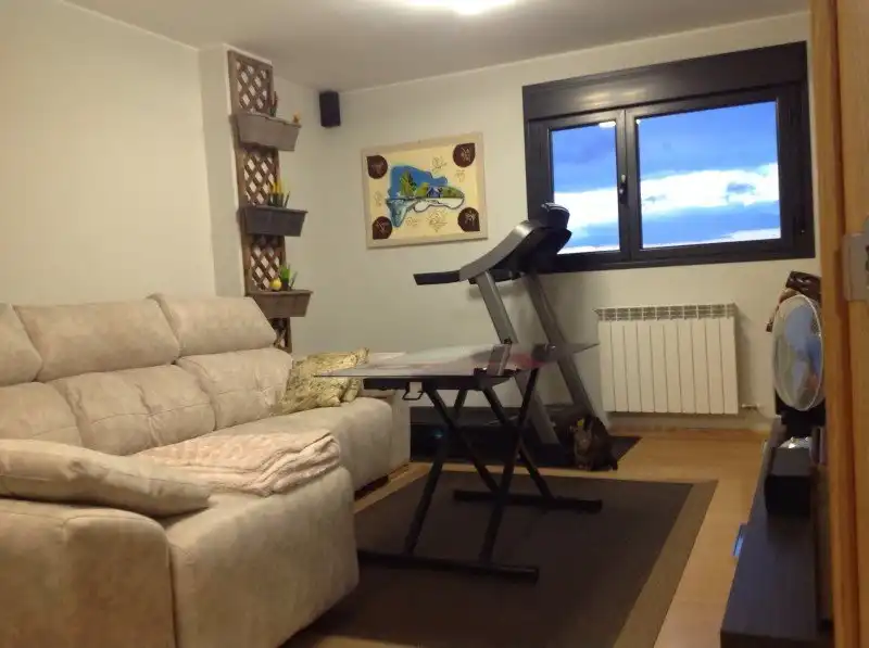 Wohnzimmer von Wohnung zum Verkauf in Santo Domingo de la Calzada mit Parkett, Abstellraum und Möbliert
