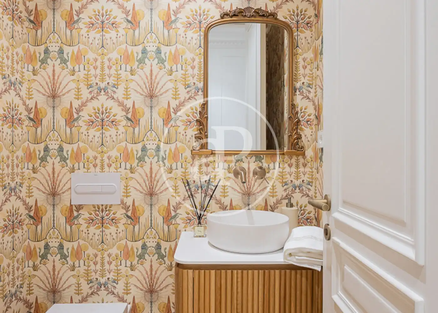 Bathroom of Flat for sale in Madrid  with Air Conditioner, Heating and Furnished