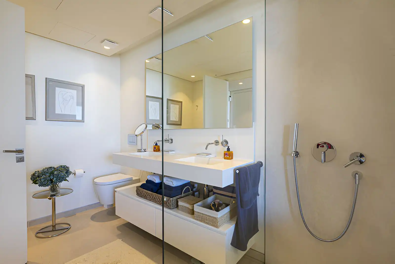 Bathroom of Ground floor for sale in Marbella  with Air Conditioner, Terrace and Storage room