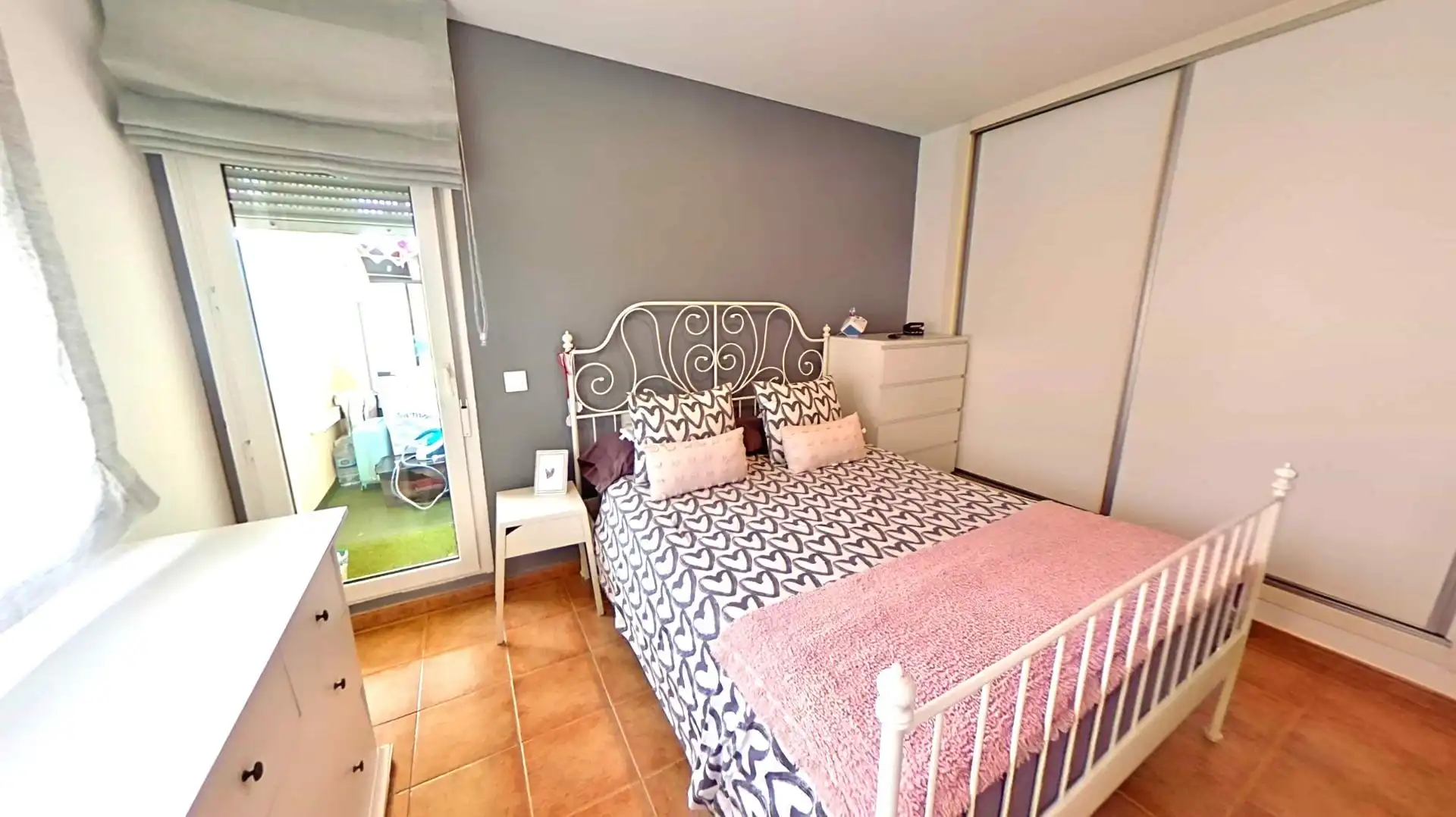 Bedroom of Flat for sale in Paracuellos de Jarama  with Air Conditioner, Terrace and Balcony