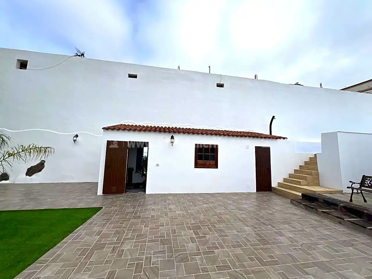 Vista exterior de Casa o xalet en venda en Icod de los Vinos amb Jardí privat, Terrassa i Piscina