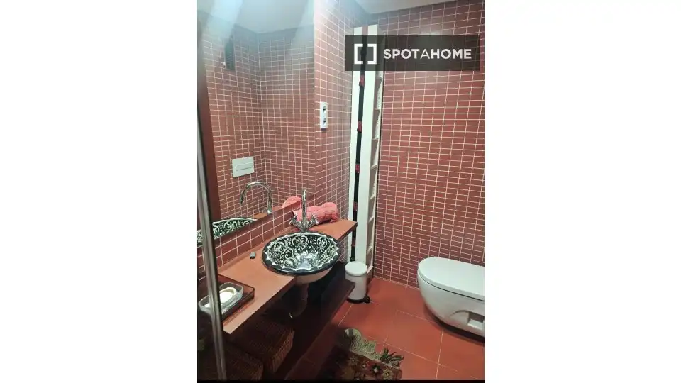 Badezimmer von Wohnung zur untervermieten in Chamartín