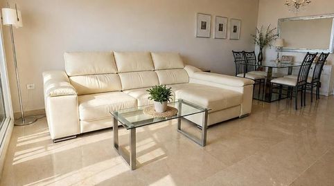 Foto 5 de Piso en venta en Los Pacos, Fuengirola