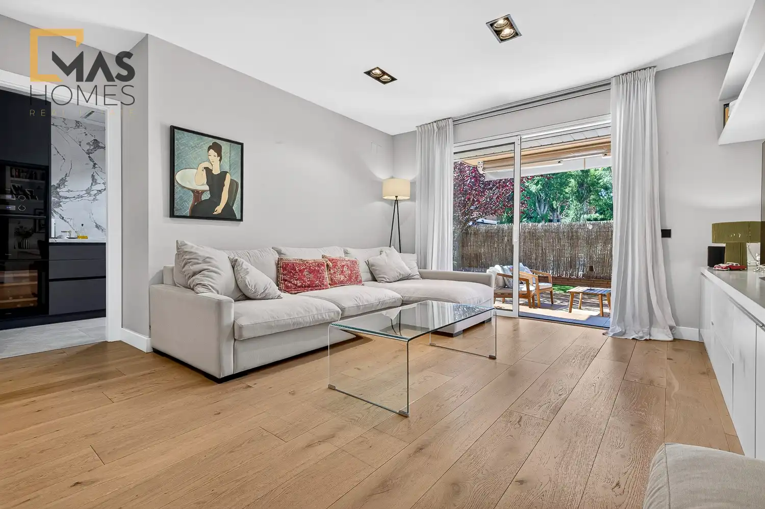 Sala de estar de Piso en venta en Sant Cugat del Vallès con Aire acondicionado, Calefacción y Jardín privado