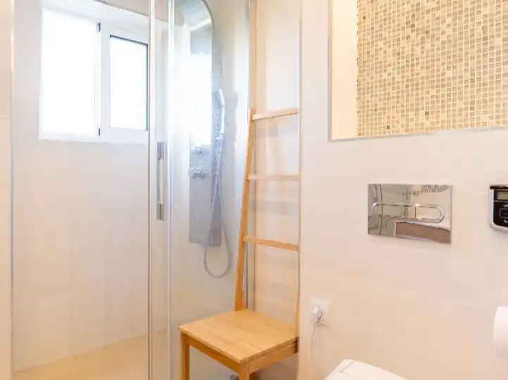 Bany de Pis en venda en Torremolinos amb Aire condicionat i Piscina