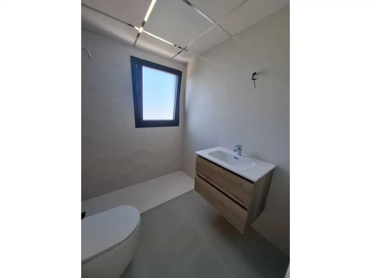 Baño de Piso en venta en Almería con Parquet, Terraza y Piscina comunitaria