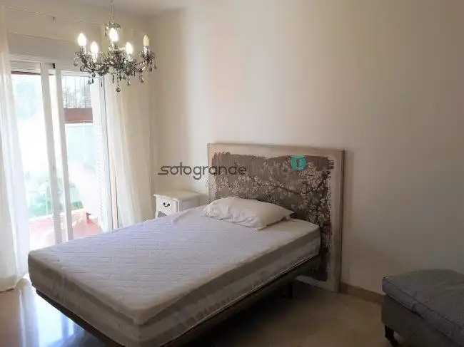 Habitación de Apartamento en venta en Sotogrande con Aire acondicionado, Calefacción y Terraza