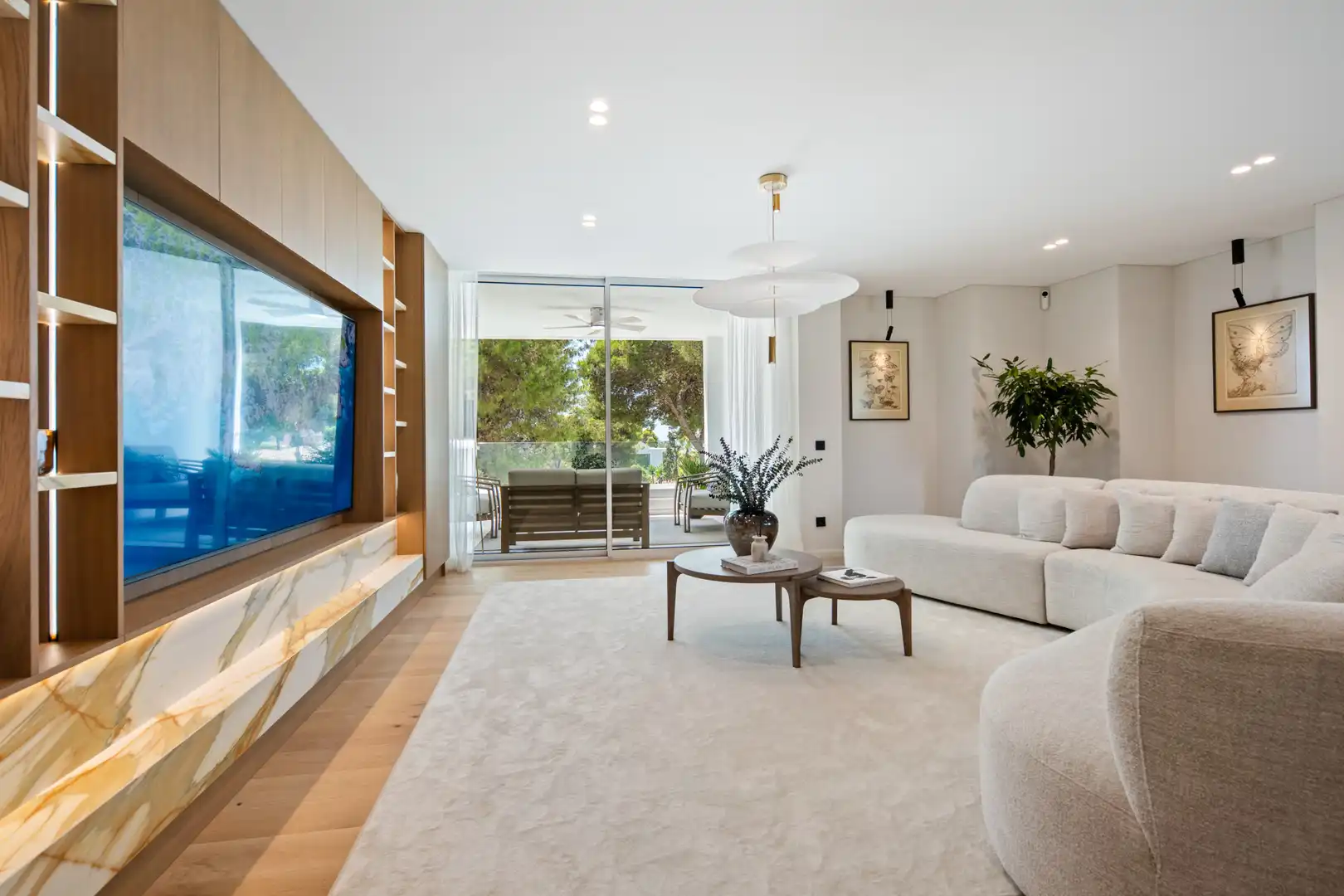 Wohnzimmer von Dachboden zum Verkauf in Marbella mit Klimaanlage, Terrasse und Schwimmbad