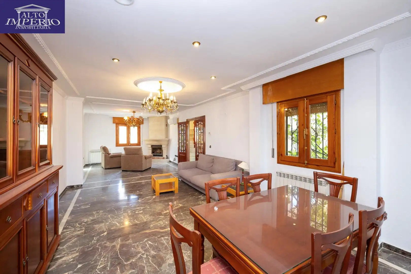 Villa con balcone in vendita a Calle VIÑEDOS LOS