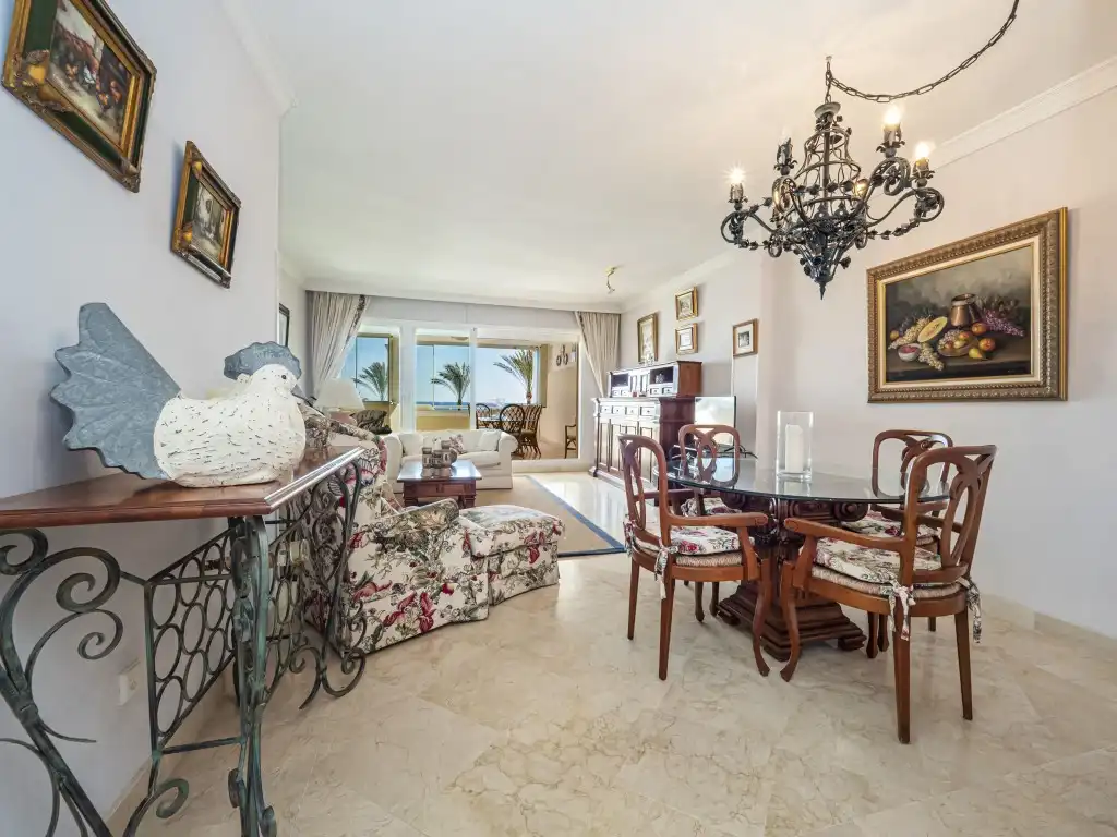Apartament amb piscina en venda a Nueva Andalucía, imagen 3