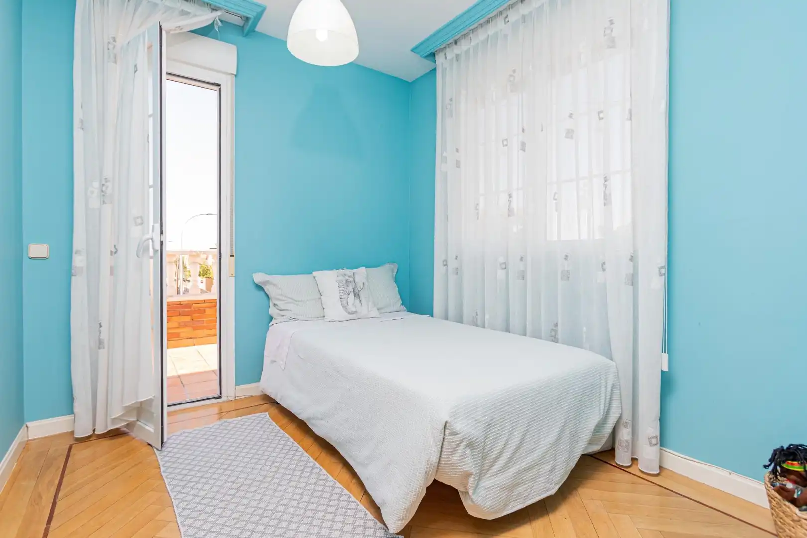 Habitación de Casa o chalet en venta en Madrid con Aire acondicionado, Calefacción y Jardín privado