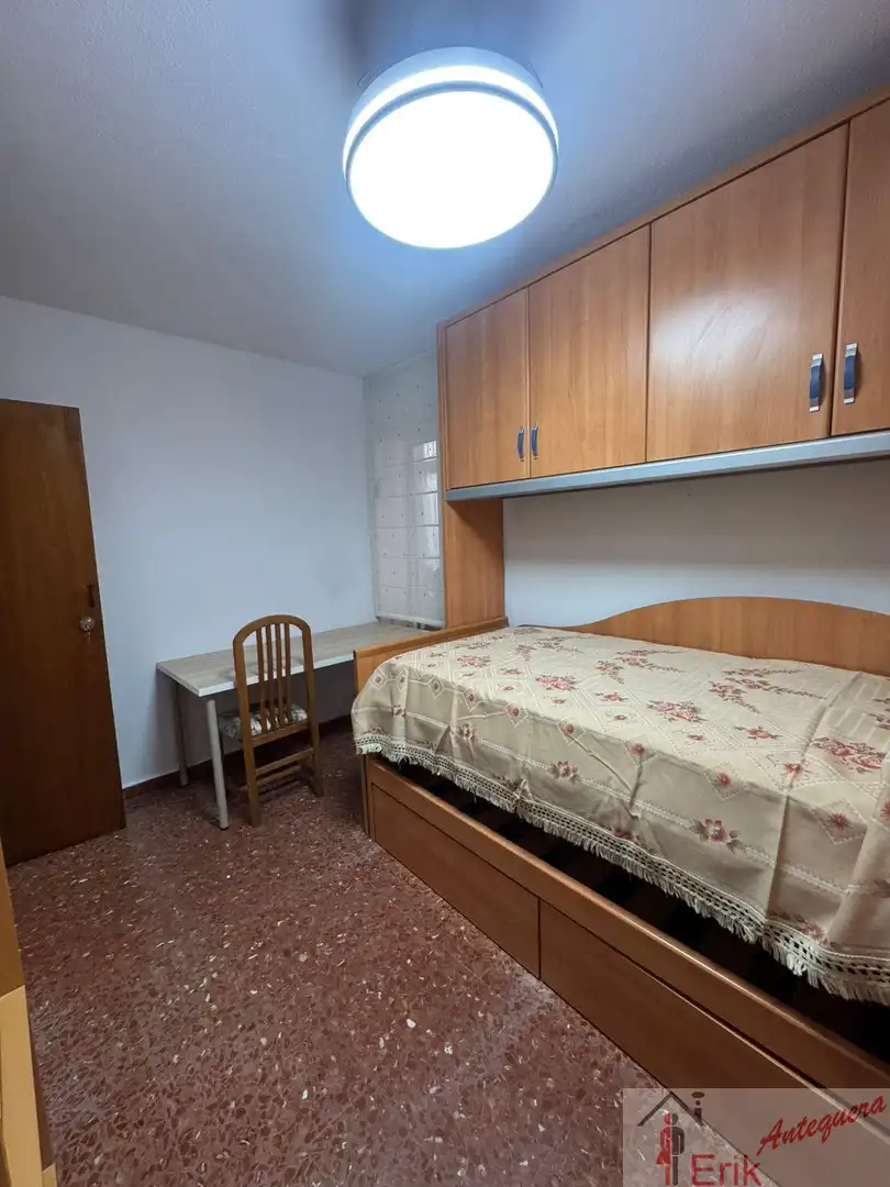 Bedroom of Flat for share in Centro