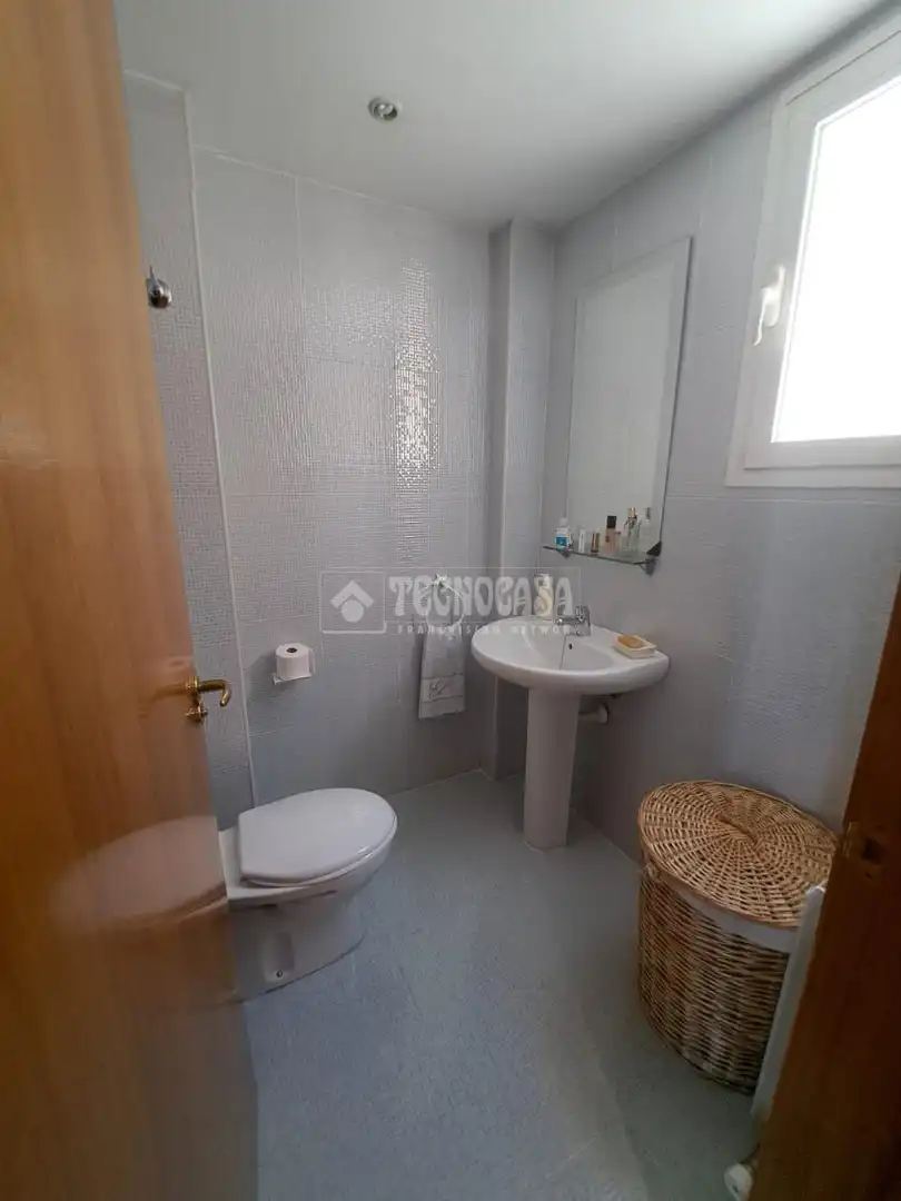 Baño de Casa adosada en venta en María de Huerva con Aire acondicionado, Calefacción y Jardín privado