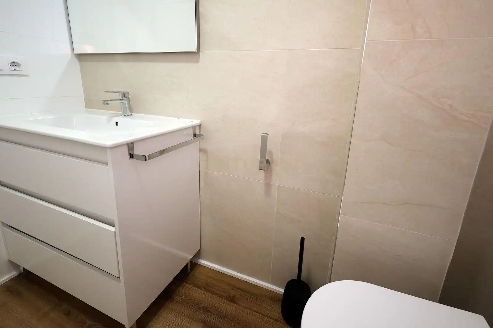 Badezimmer von Wohnungen zum Verkauf in Dénia mit Klimaanlage, Mikrowelle und Fernseher