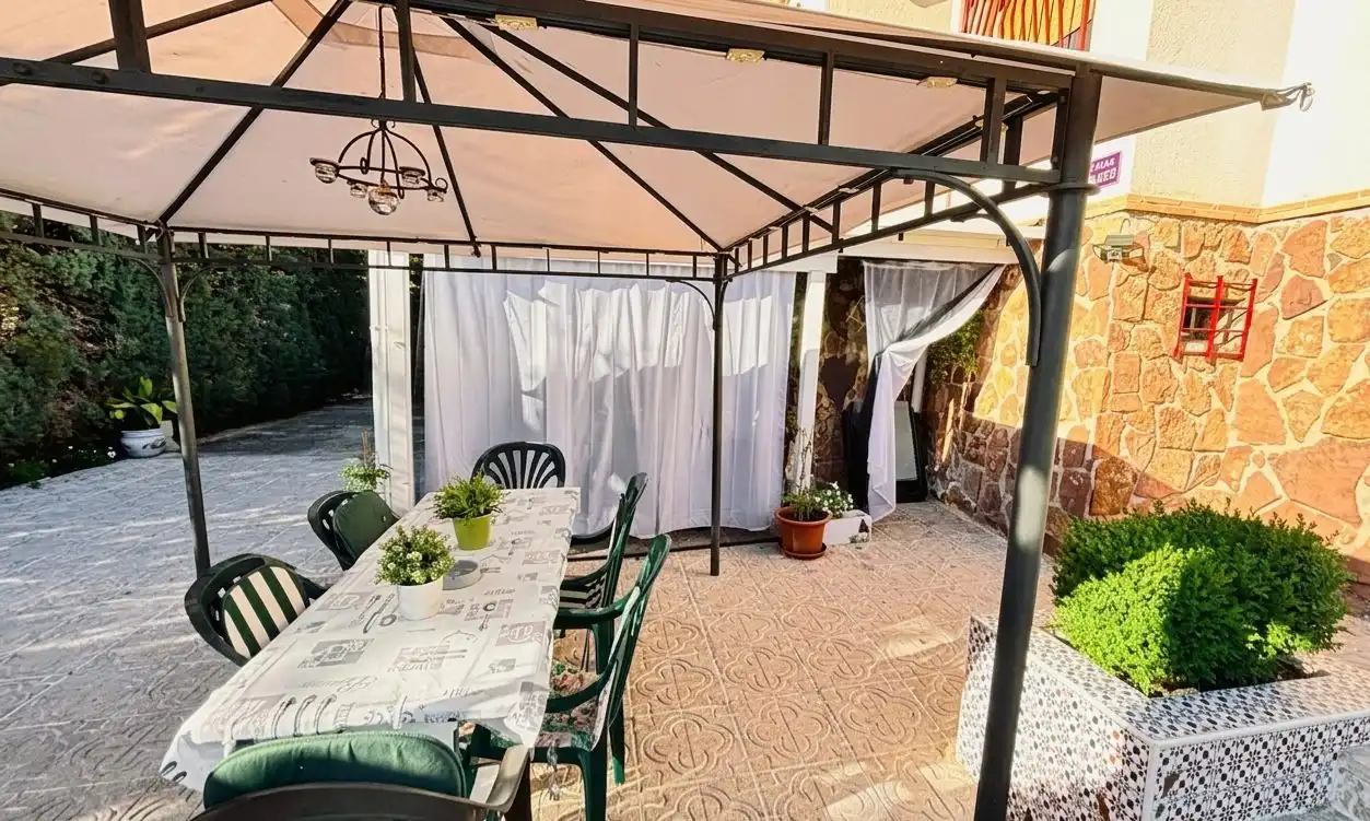 Terraza de Casa o chalet en venta en El Casar de Escalona con Aire acondicionado, Calefacción y Jardín privado
