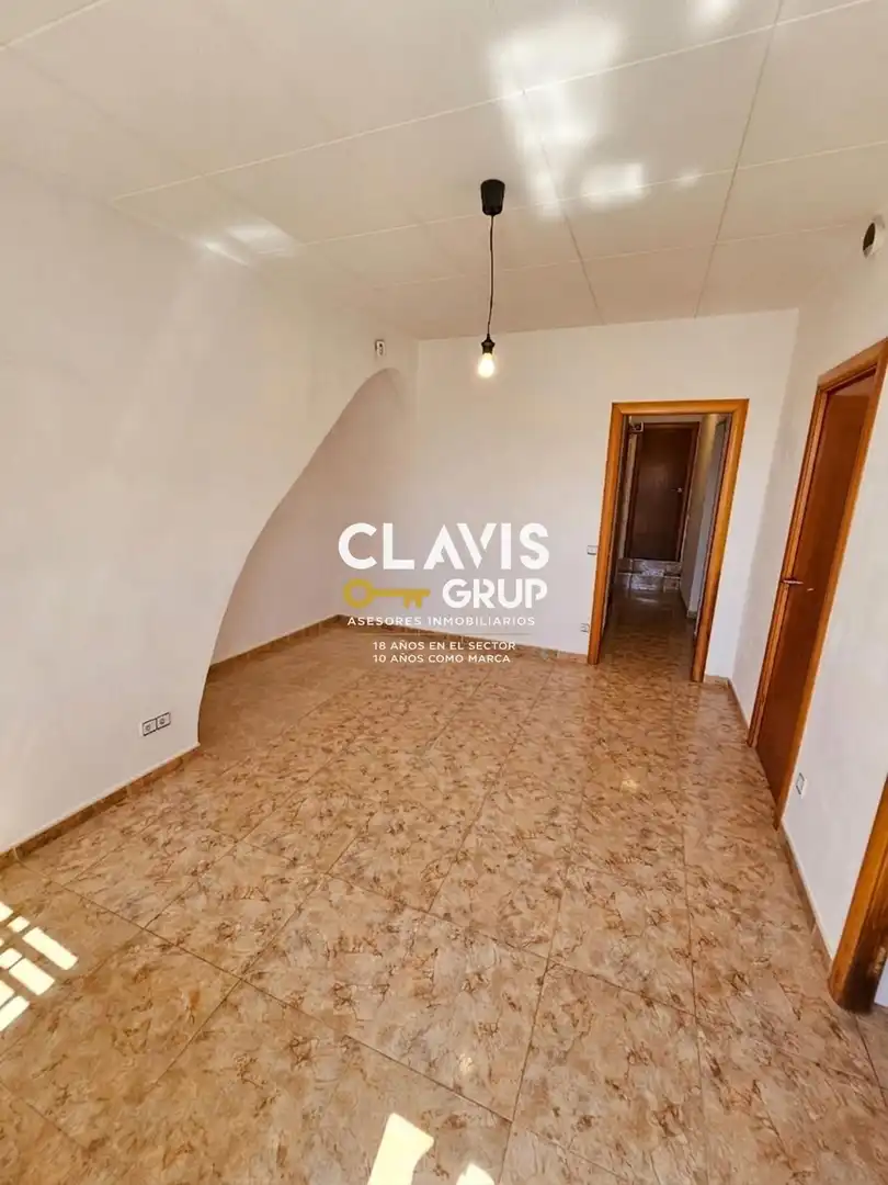 Living room of Flat for sale in Barcelona  with Private garden, Terrace and Oven