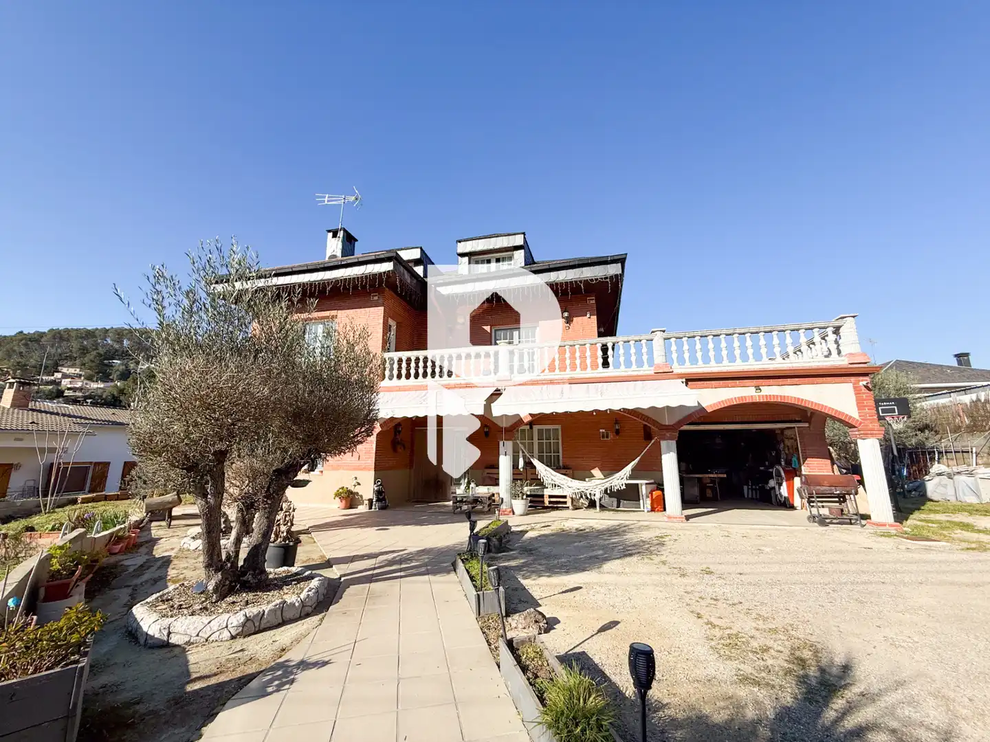 Vista exterior de Casa o xalet en venda en Corbera de Llobregat amb Aire condicionat, Calefacció i Jardí privat