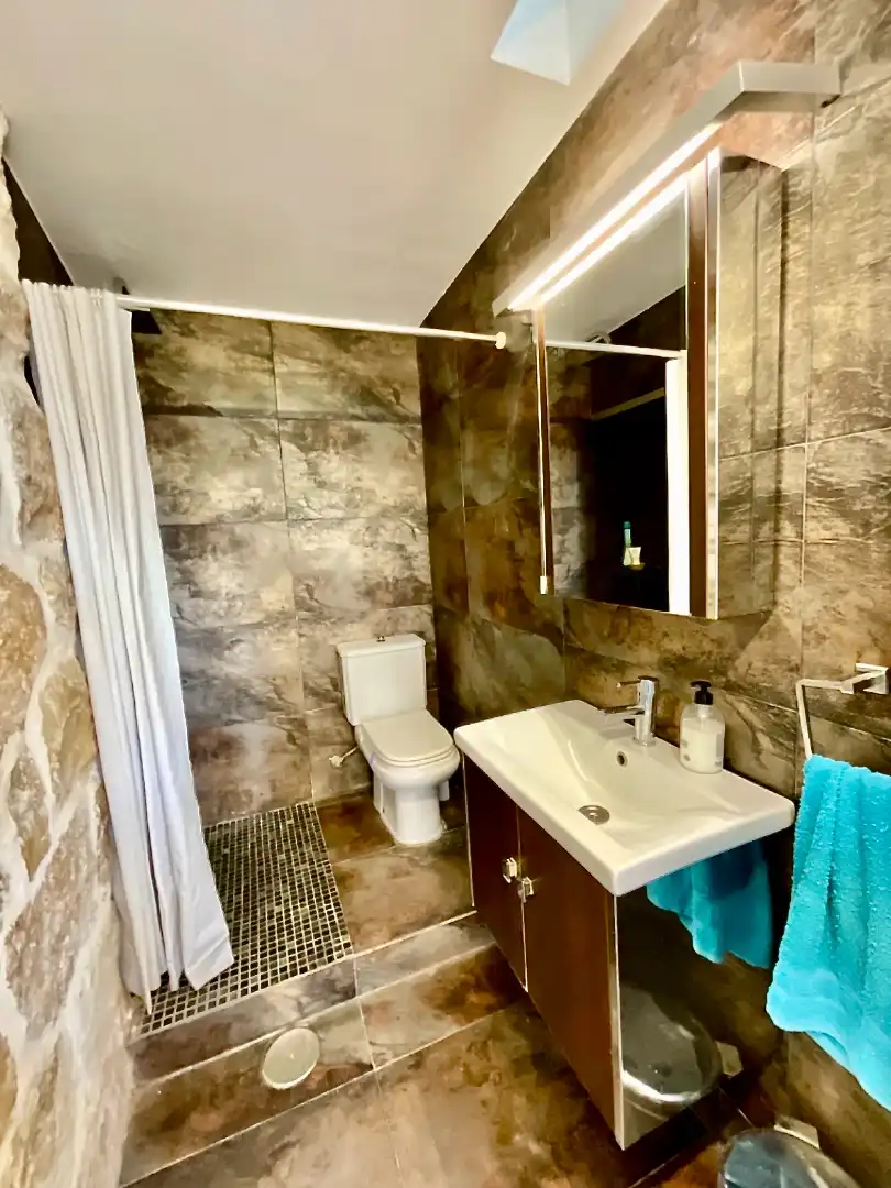 Badezimmer von Wohnung zum Verkauf in Alicante / Alacant mit Klimaanlage und Terrasse