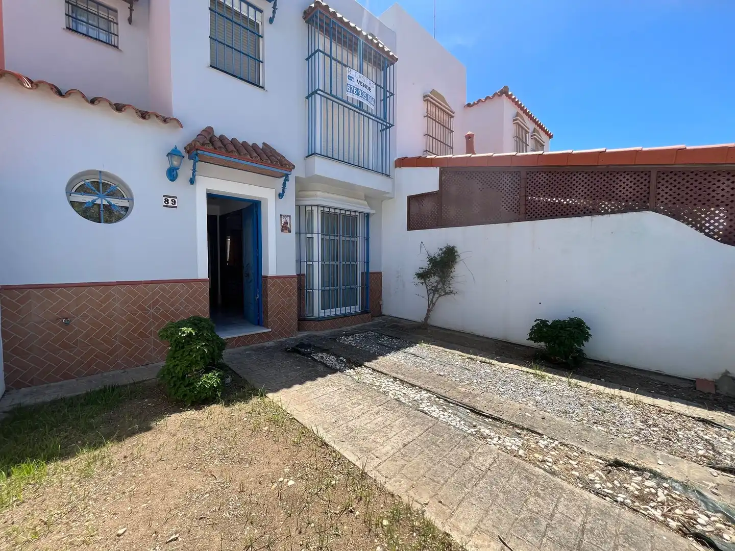 Außenansicht von Maisonette zum Verkauf in Chipiona mit Privatgarten, Terrasse und Möbliert