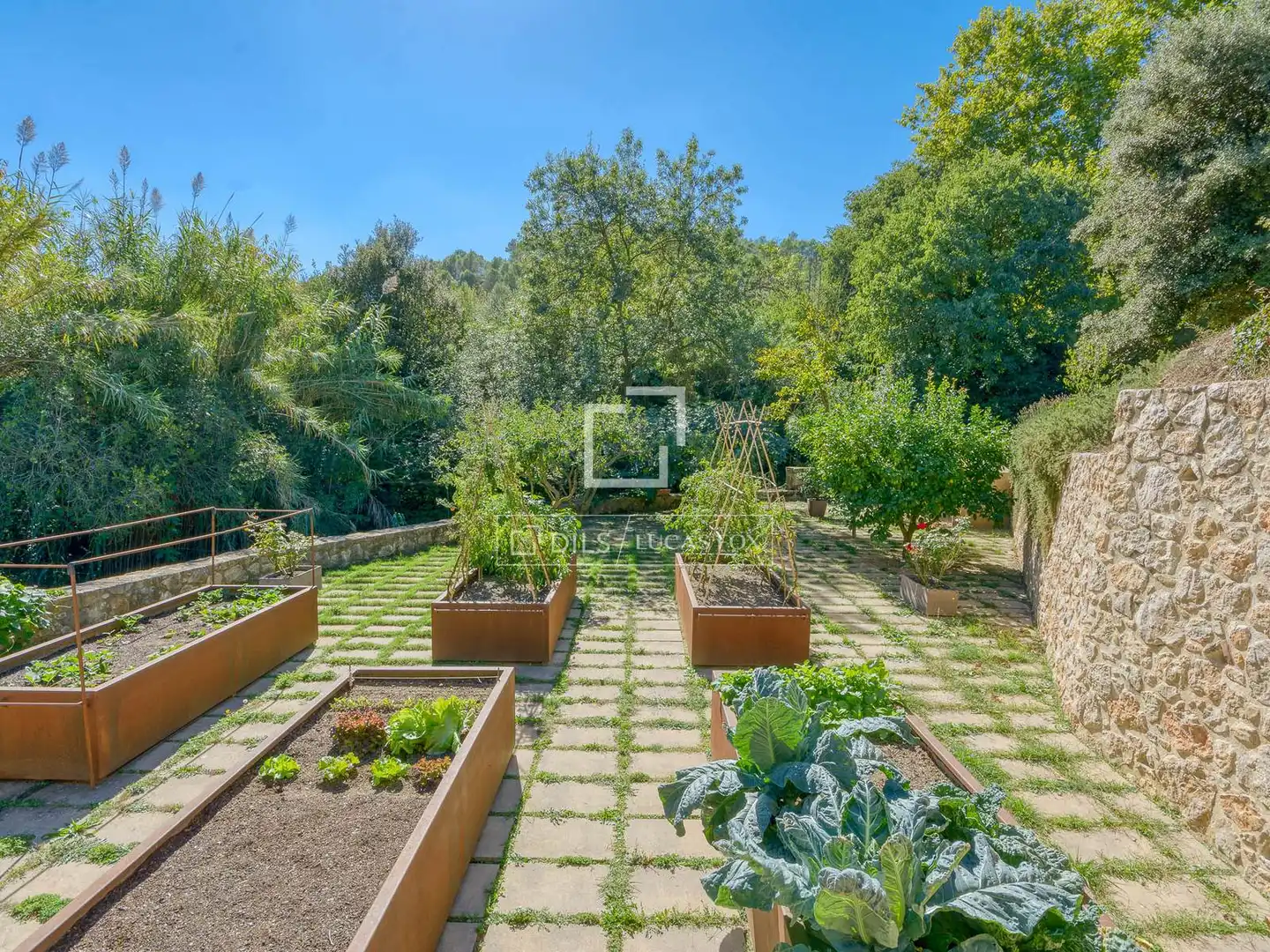 Jardín de Finca rústica en venta en Boadella i les Escaules con Calefacción, Jardín privado y Terraza