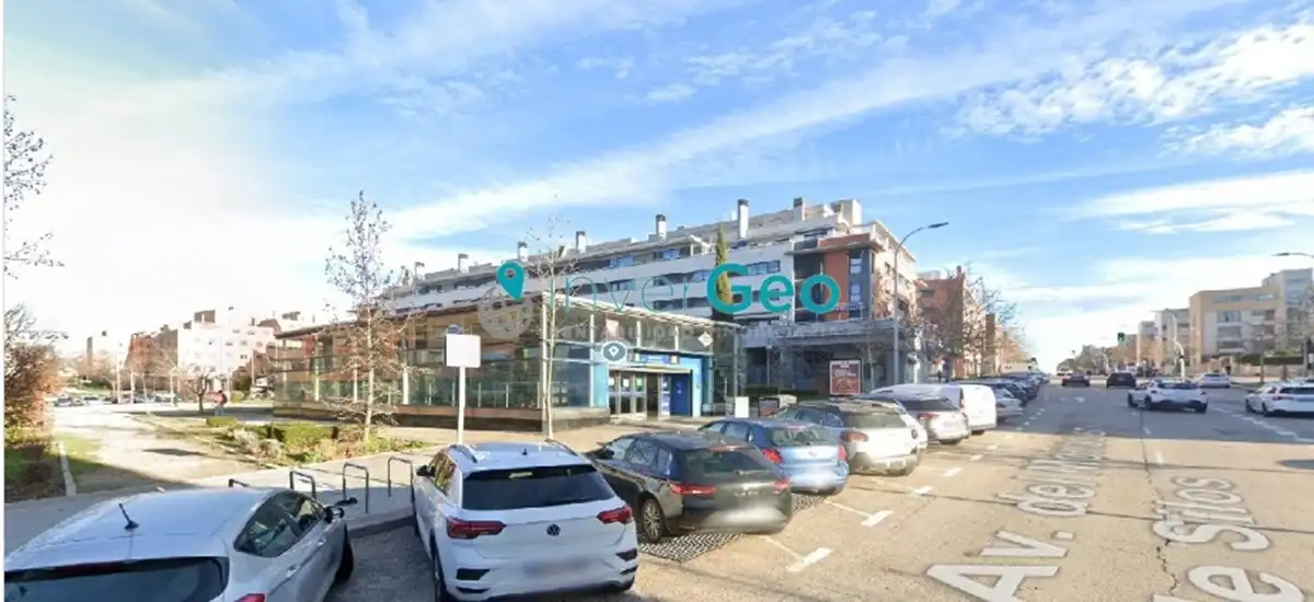 Vista exterior de Local en venta en Madrid con Amueblado y Alarma