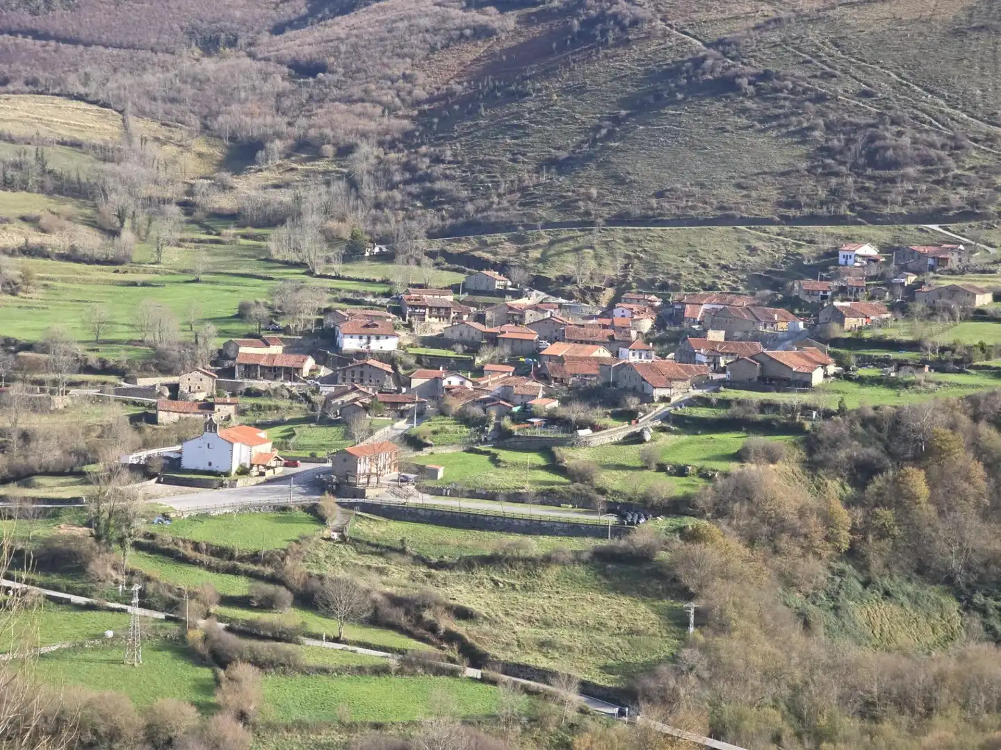Vista exterior de Casa o chalet en venta en Tudanca con Amueblado y Balcón