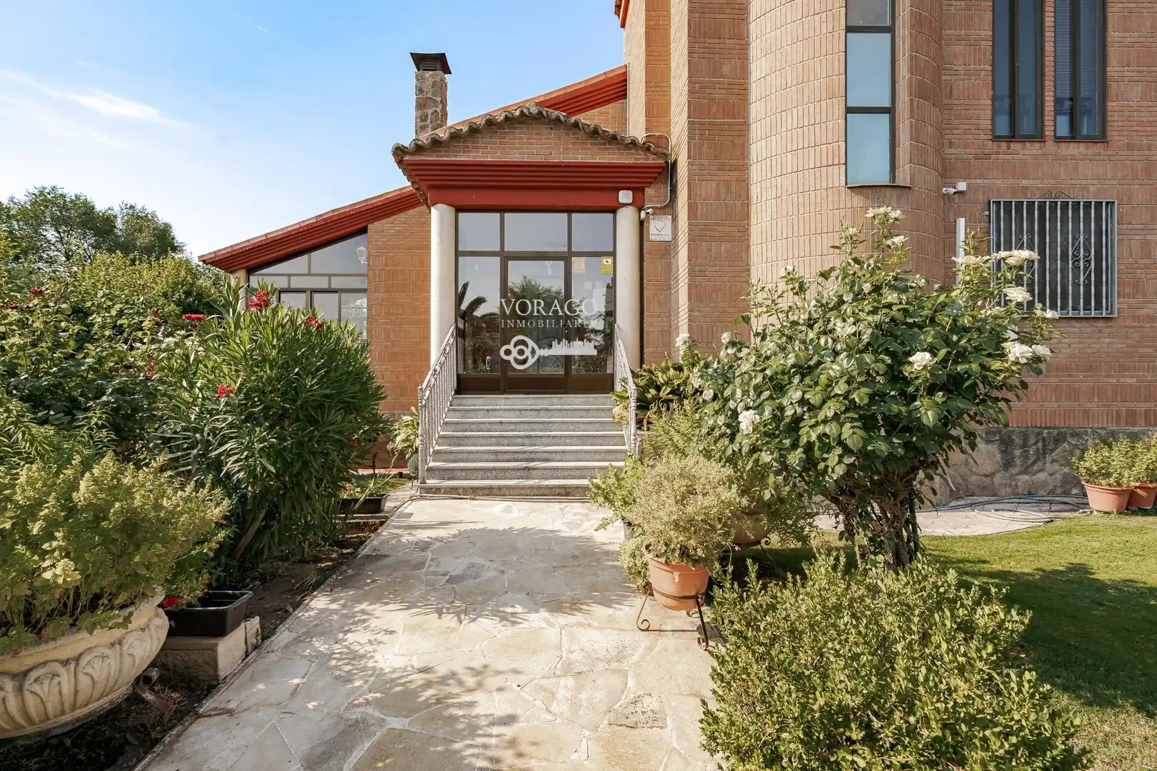 Vista exterior de Casa o chalet en venta en Villalbilla con Aire acondicionado, Piscina y Jacuzzi