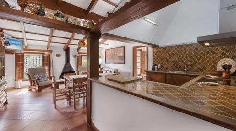 Exclusiva villa en venta en Costa de los Pinos, Mallorca  2,75 millones de euros.Ubicación única, estilo mediterráneo y el más alt