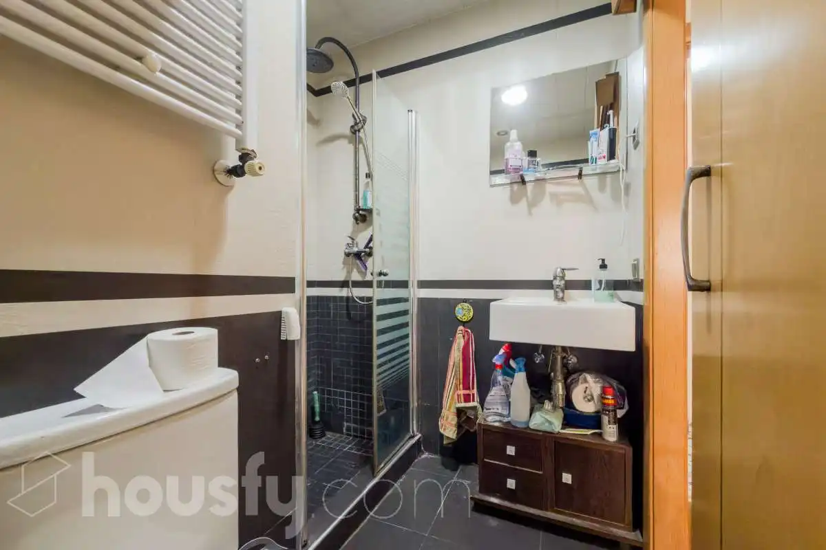 Bathroom of Flat for sale in El Prat de Llobregat  with Air Conditioner, Heating and Terrace