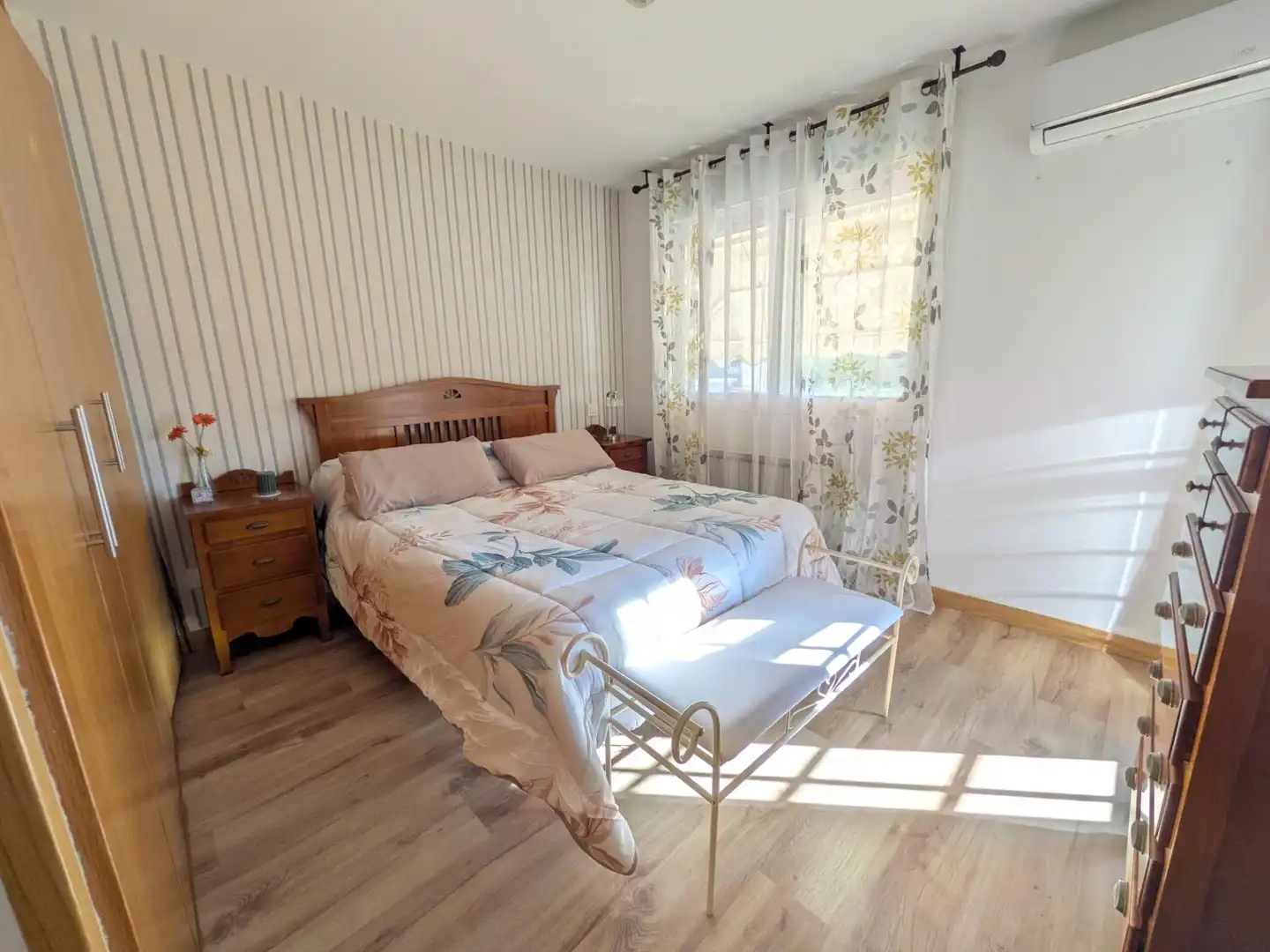 Habitación de Casa o chalet en venta en Ensanche