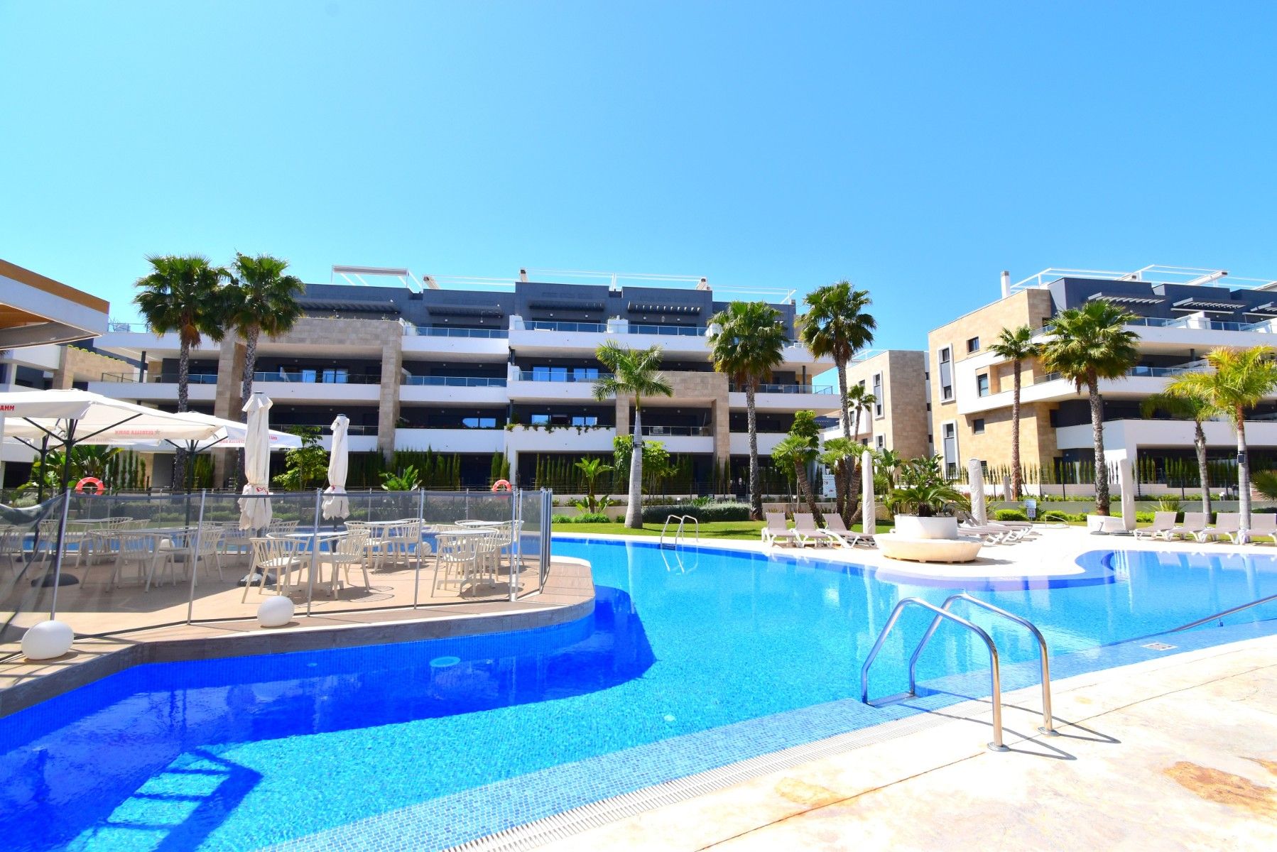 Swimming pool of Flat for sale in Orihuela  with Air Conditioner, Heating and Terrace