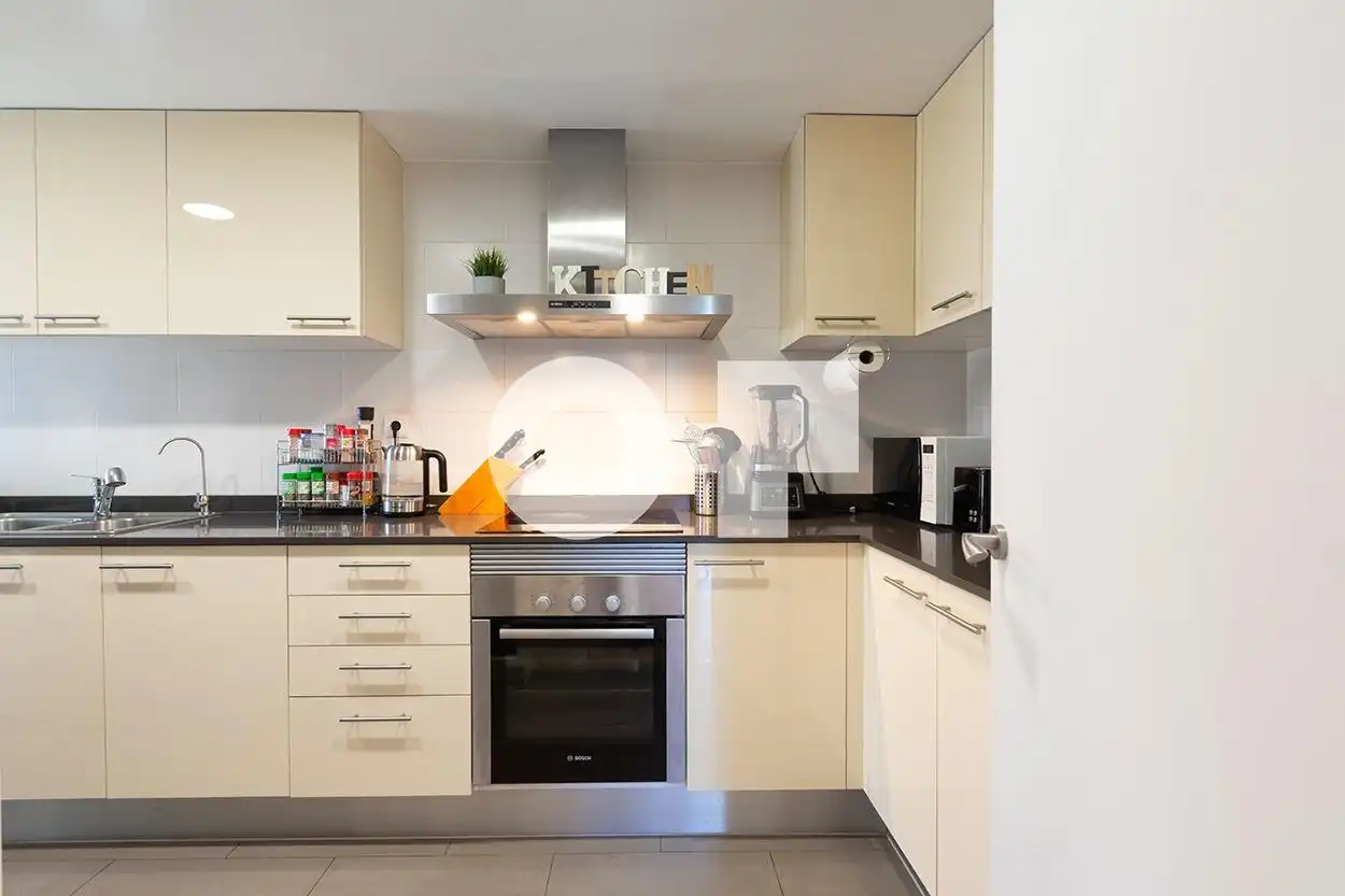 Cocina de Piso en venta en Barcelona con Aire acondicionado, Calefacción y Jardín privado