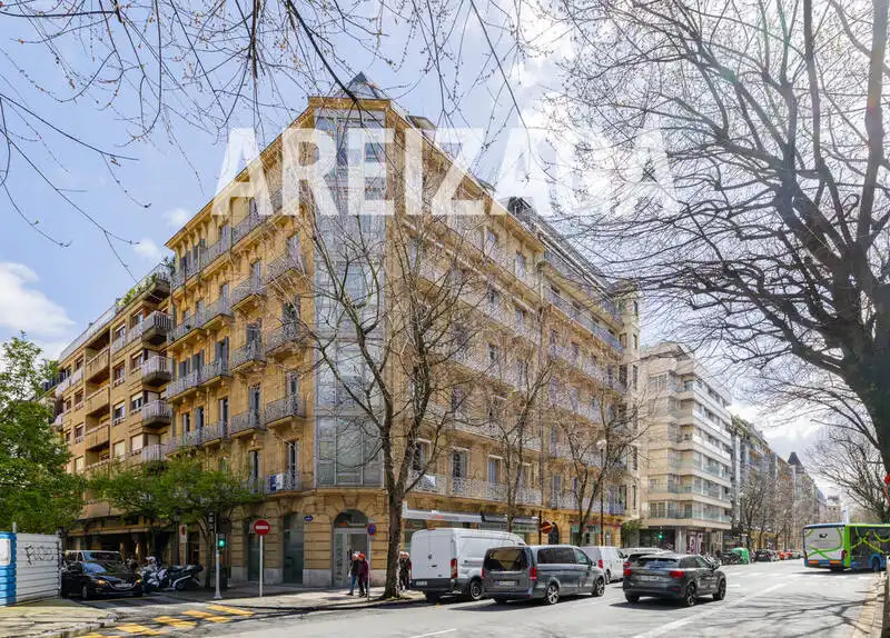 Vista exterior de Piso en venta en Donostia - San Sebastián  con Calefacción, Amueblado y Balcón