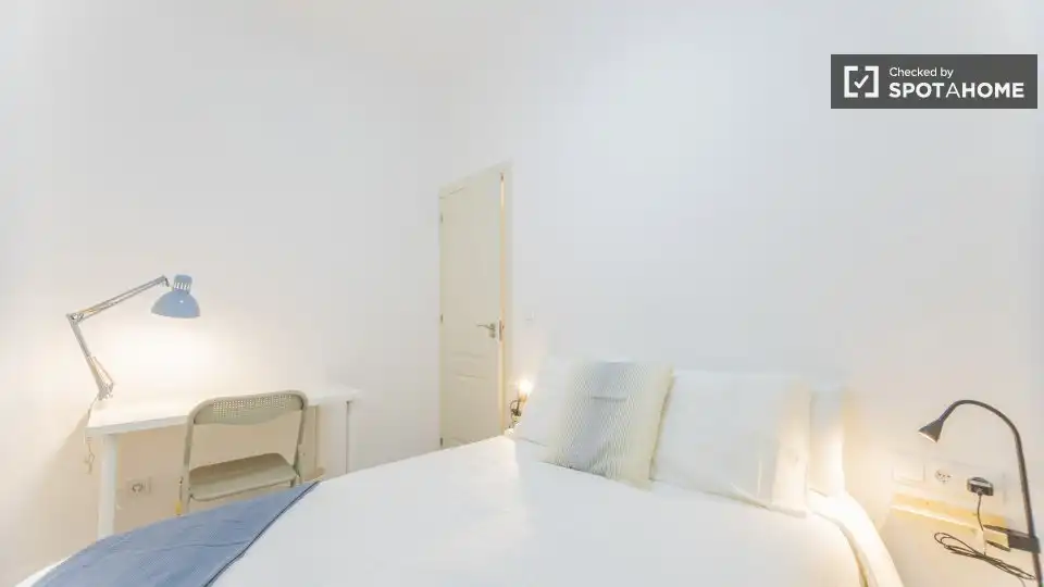 Schlafzimmer von Wohnung zur Miete in Valencia mit Klimaanlage, Heizung und Möbliert
