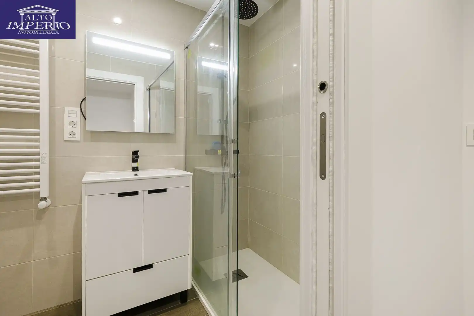 Baño de Apartamento en venta en Granada