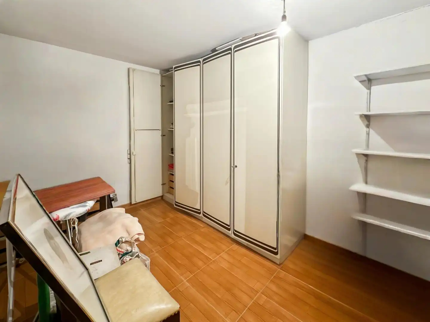 Schlafzimmer von Einfamilien-Reihenhaus zum Verkauf in Berga mit Heizung und Balkon