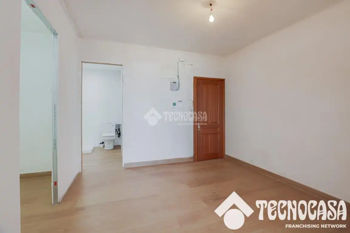 Bedroom of Flat for sale in Barcelona  with Parquet flooring and Alarm