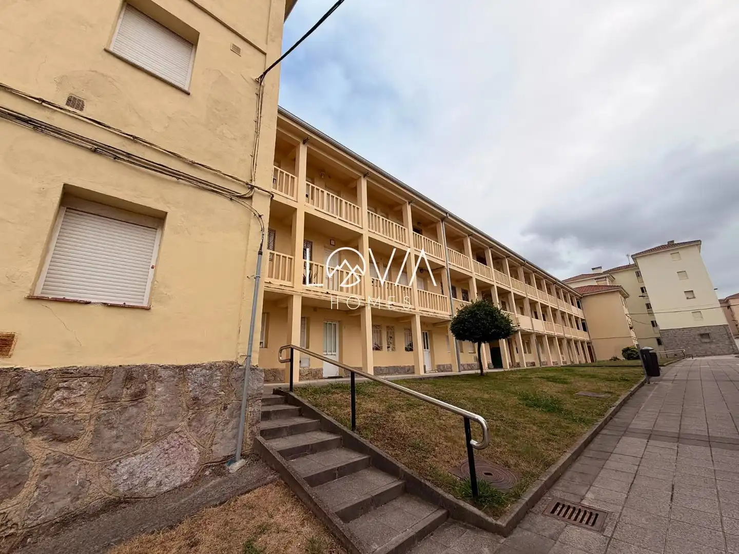 Vista exterior de Pis en venda en Avilés