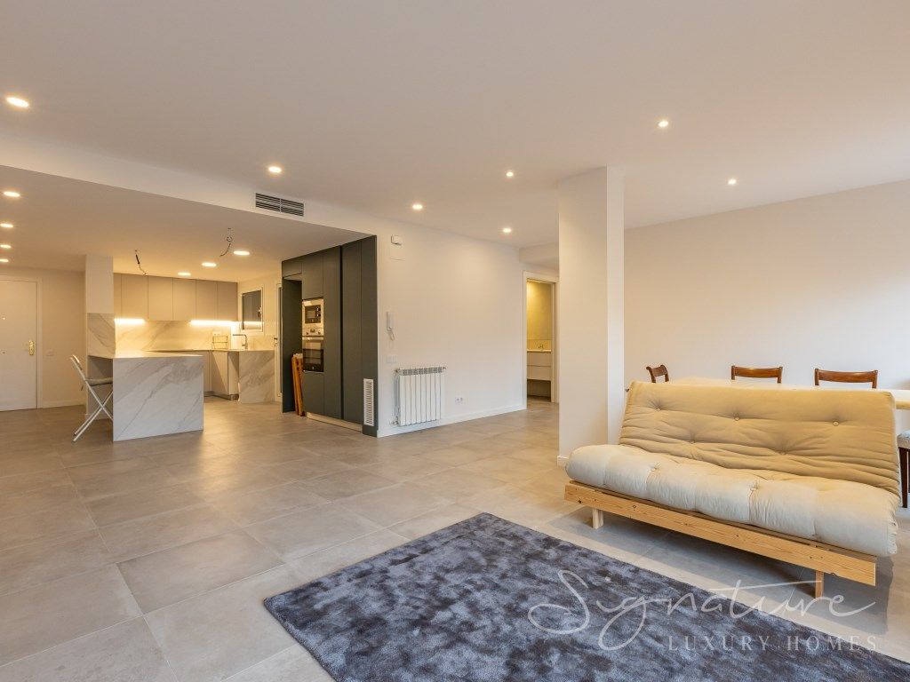 Living room of Flat for sale in Sant Cugat del Vallès  with Air Conditioner, Heating and Terrace