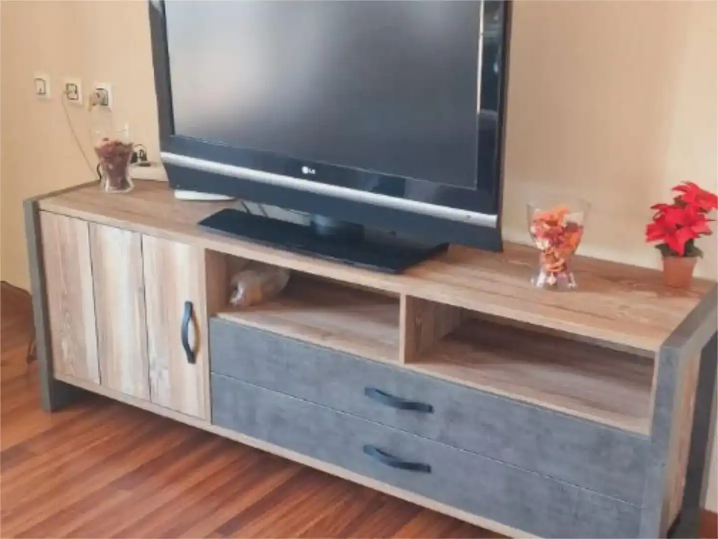 Wohnzimmer von Wohnung zur Miete in Carboneras de Guadazaón mit Parkett, Abstellraum und Möbliert