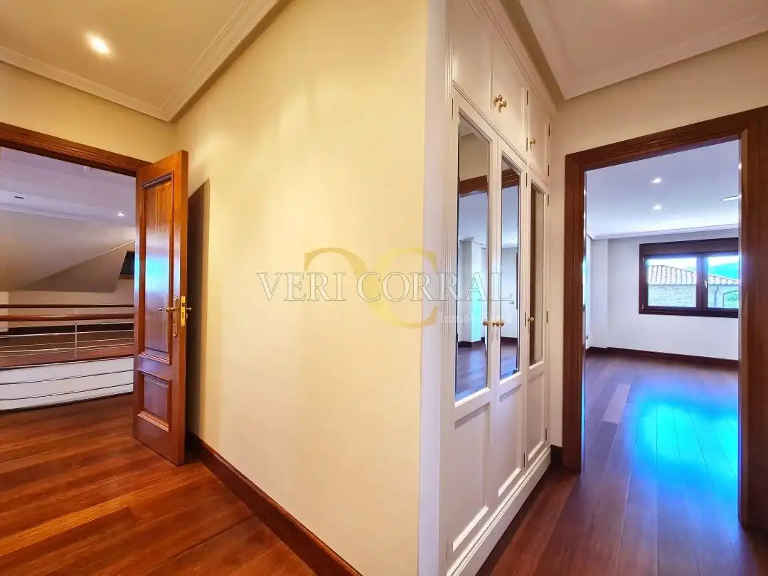 Casa o chalet en venta en Oviedo  con Calefacción, Jardín privado y Terraza