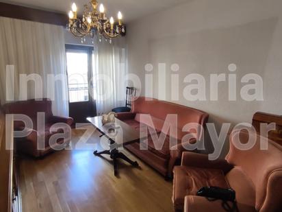 Living room of Flat for sale in Salamanca Capital  with Balcony