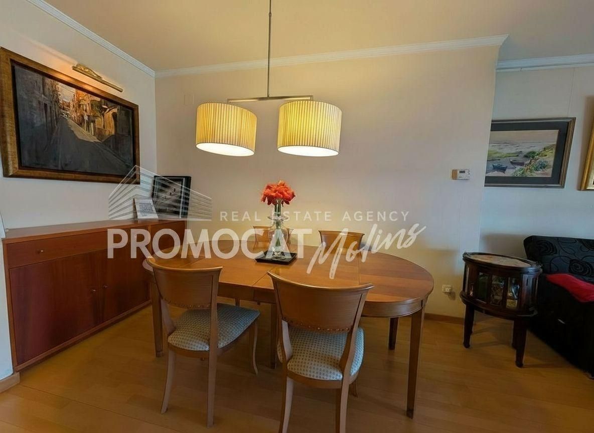 Comedor de Piso en venta en Molins de Rei con Aire acondicionado, Trastero y Piscina comunitaria
