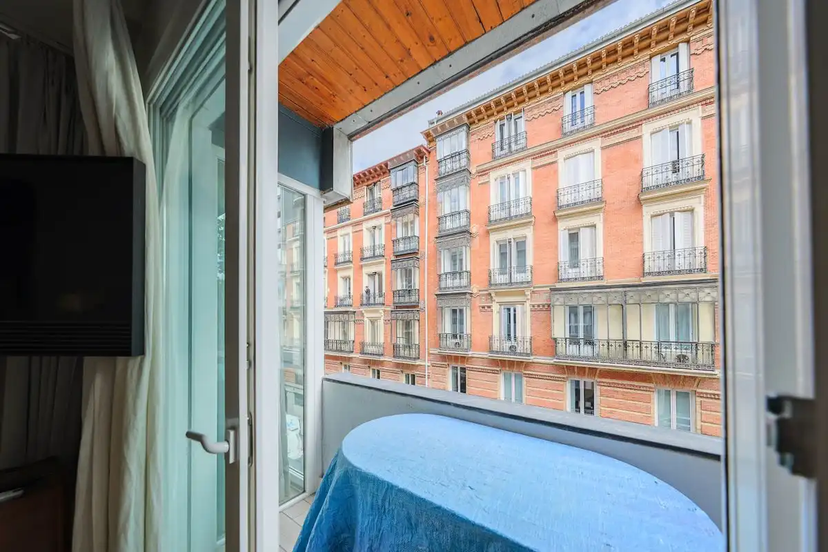 Loft zum Verkauf in Calle de la Academia, Jerónimos