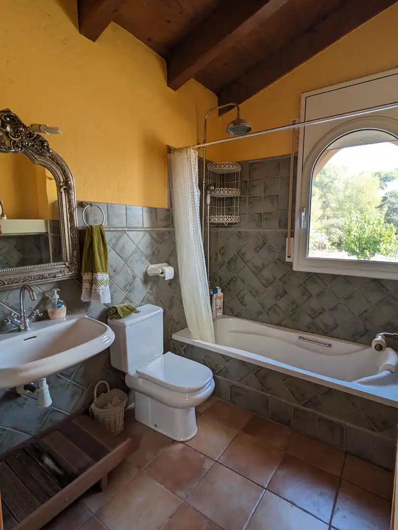 Badezimmer von Haus oder Chalet zum Verkauf in La Pobla de Montornès   mit Heizung, Privatgarten und Terrasse