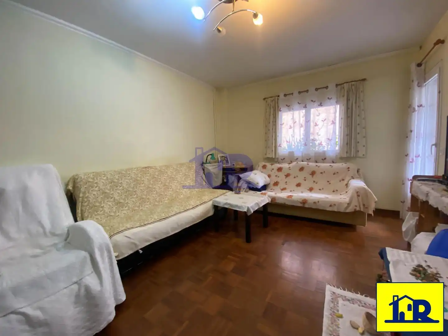 Sala d'estar de Pis en venda en Cuenca amb Calefacció, Terrassa i Traster