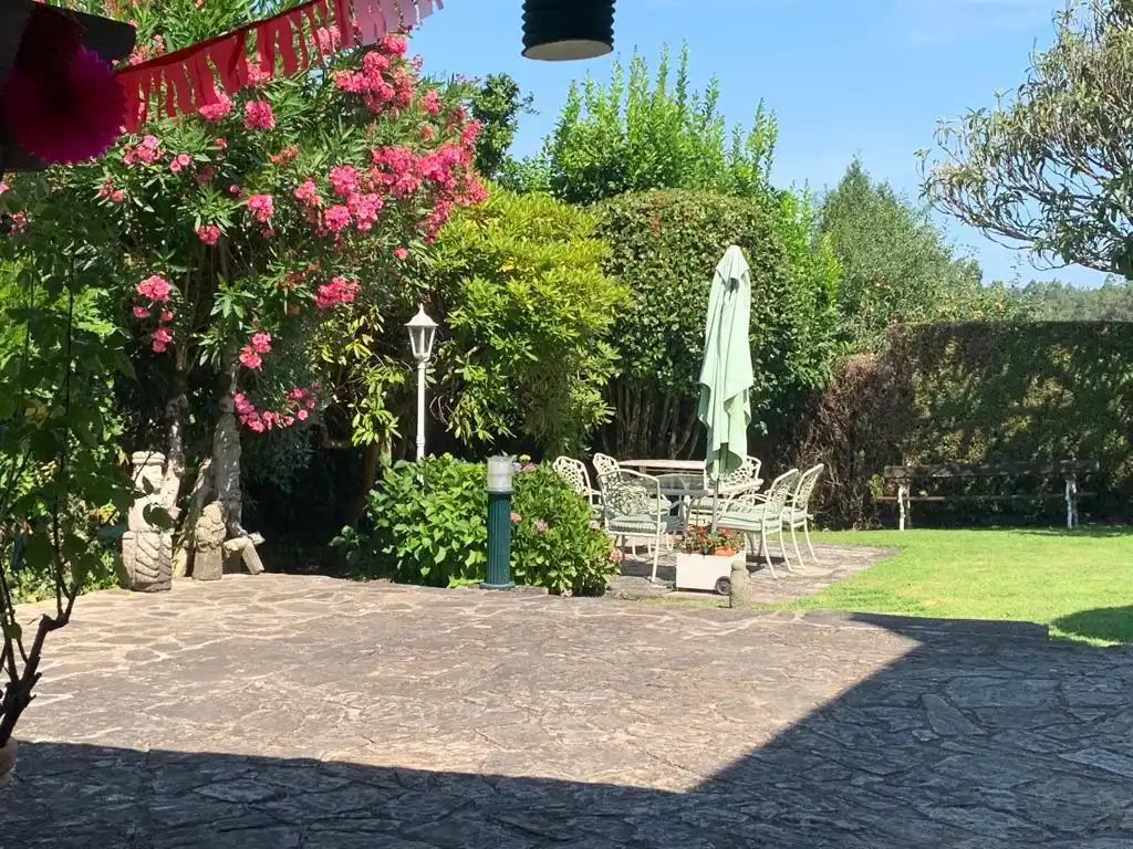 Jardín de Casa adosada en venta en Brión con Calefacción, Jardín privado y Terraza