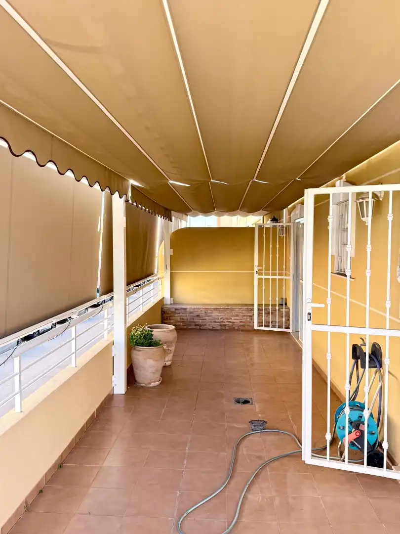 Casa bifamiliare con terrazza in vendita a Carrer Corts Valencianes, imagen 13